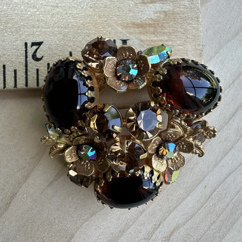 Regency Jewels Brooch Pin 1.75 Inch‎ Flower Amber Brown Crystal Rhinestone Gold